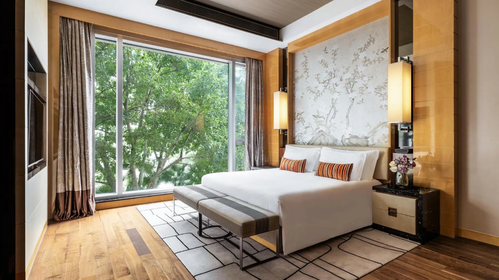 The Olympian Hong Kong Hotel 5*,  China